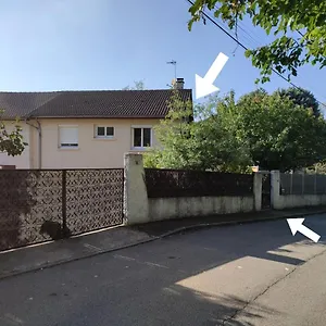 Dans Maison Avec Jardin Et Balcon, Au Calme Appartement Sérézin-du-Rhône